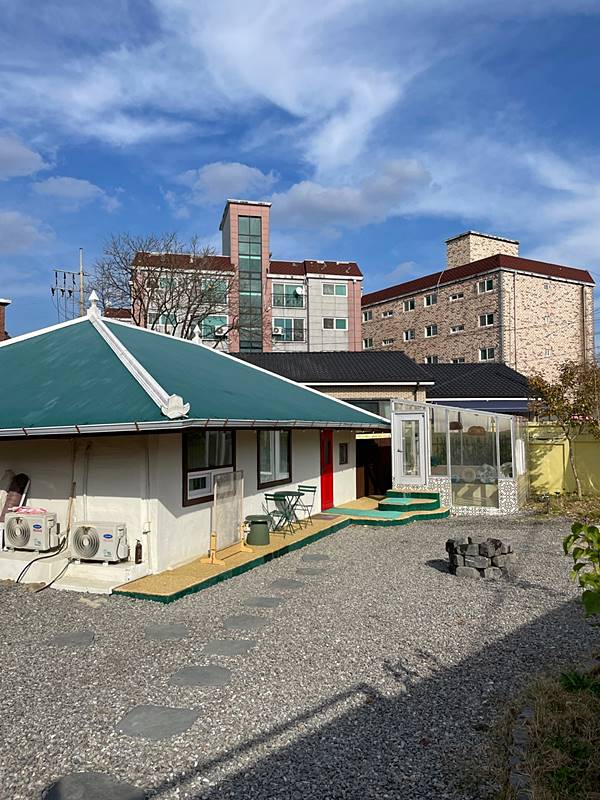 충남 공주 예쁜 촌캉스 숙소 시골집 매매 (1).jpg