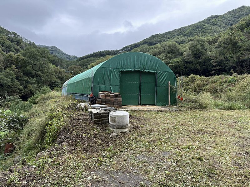 전북 무주 계곡 낀 멋진 땅 매매 농막 매매 (2).jpg