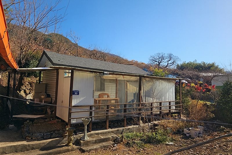 경남 산청 계곡 옆 촌집매매 시골집매매 (2).jpg