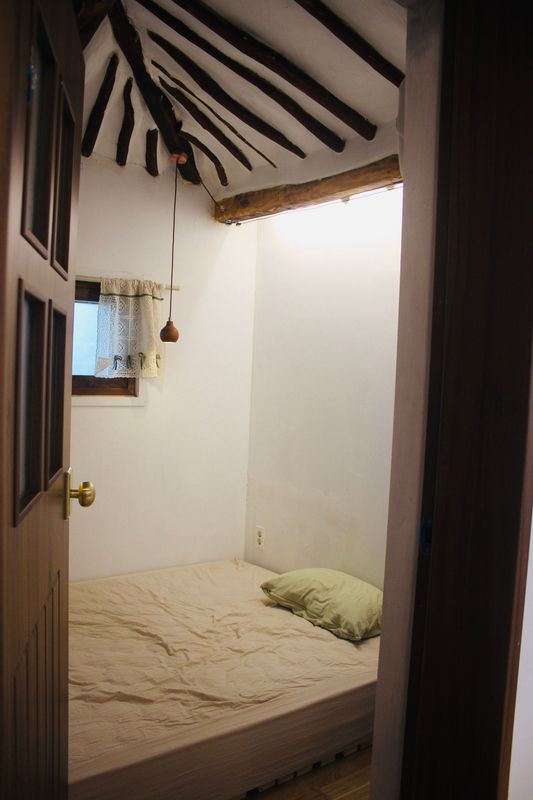 경기도 안성 서까래 시골집 매매 감성 숙소 매매 (11).jpg