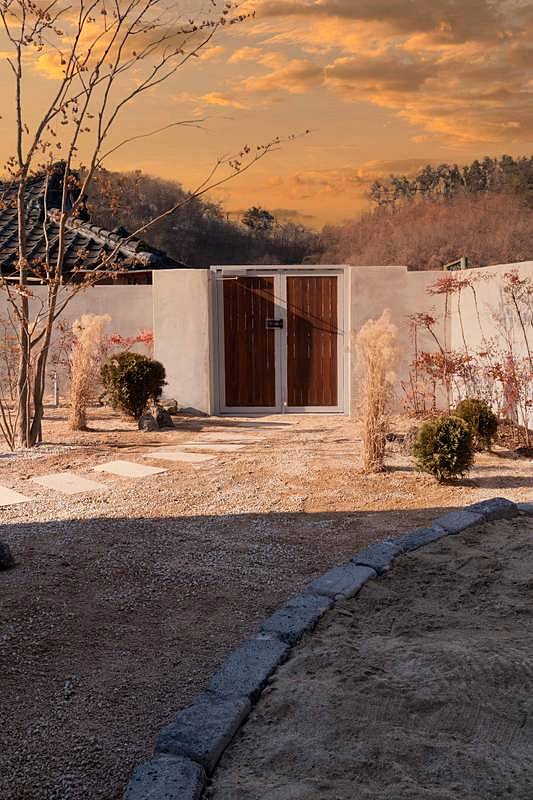 충남 공주 감성 숙소 매매 수익형 한옥 매매 (2).jpg