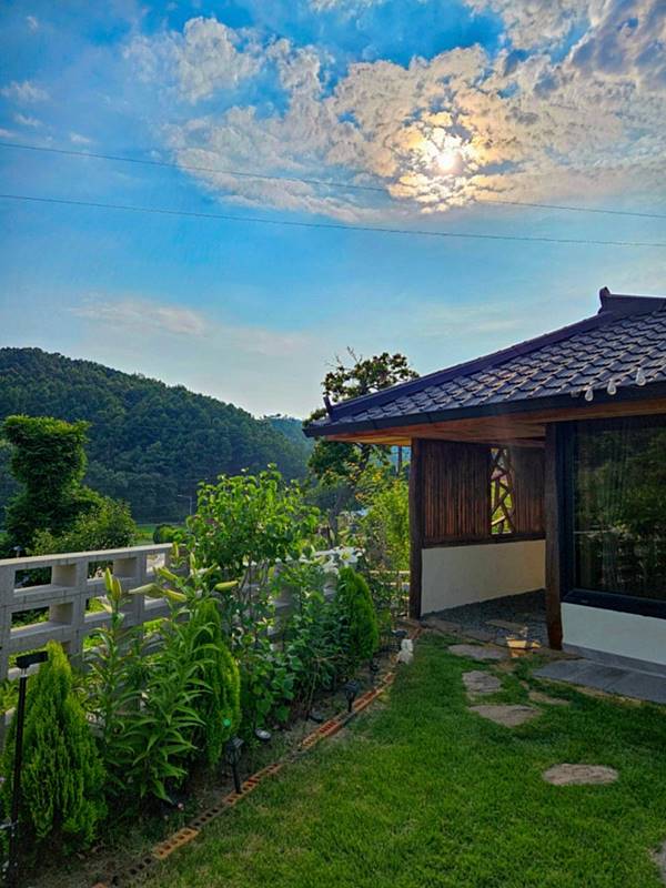 충남 부여 한옥 펜션 매매 감성 시골집 매매 1 (2).jpg