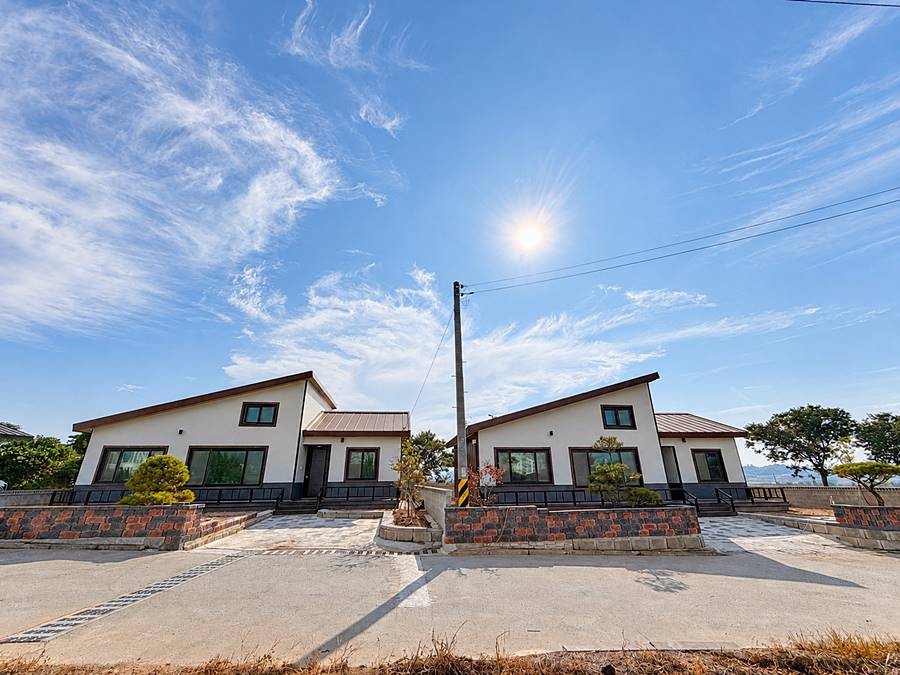 충남 예산 한적한 단독주택 2채 매매 1 (2).jpg